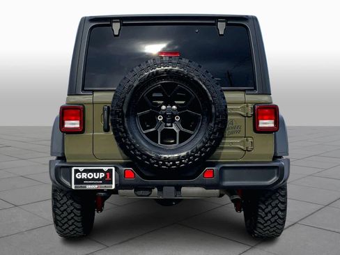 Used 2025 Jeep Wrangler Willys image 6