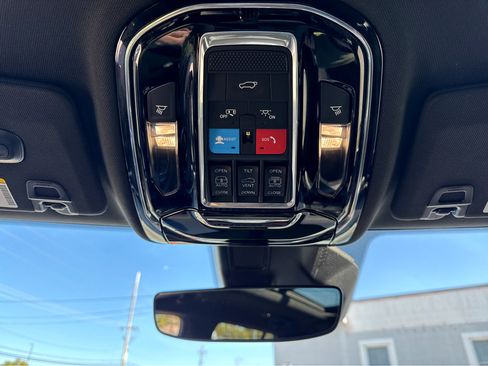 Certified 2023 Jeep Grand Cherokee Overland image 24