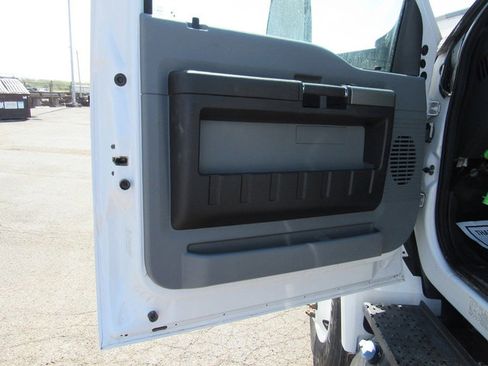 Used 2022 Ford F750 2WD Regular Cab Super Duty image 21