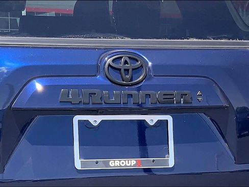 Used 2022 Toyota 4Runner SR5 Premium w/ Moonroof Package AWD/4WD image 31