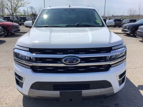 Used 2024 Ford Expedition Max Limited AWD/4WD image 2