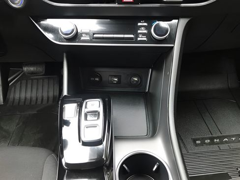 Used 2023 Hyundai Sonata SEL w/ Preferred Accessory Package FWD image 16