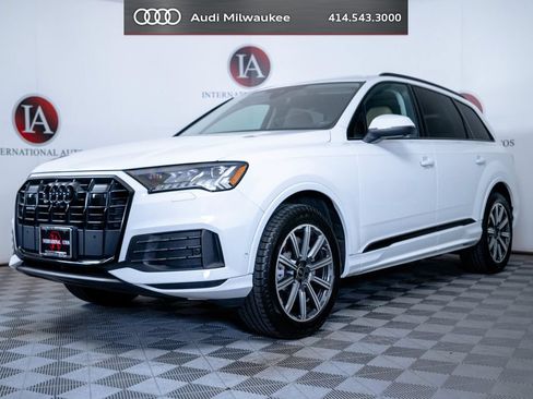 Used 2023 Audi Q7 2.0T Premium Plus w/ Premium Plus Package AWD/4WD image 3
