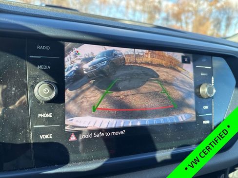 Certified 2023 Volkswagen Taos SE w/ Panoramic Sunroof Package image 21