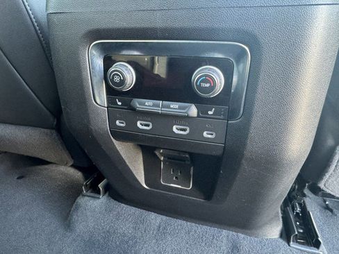 Used 2024 Chevrolet Suburban High Country w/ Advanced Technology Package image 22