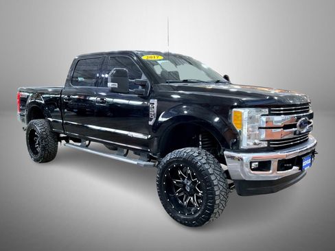 Used 2017 Ford F250 Lariat w/ Lariat Ultimate Package image 3