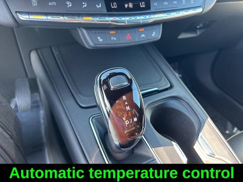 Used 2023 Cadillac XT4 Luxury w/ Cold Weather Package FWD image 15