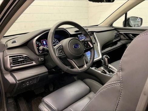 Used 2025 Subaru Outback Limited image 12