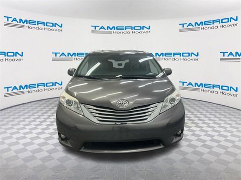 Used 2016 Toyota Sienna L image 8