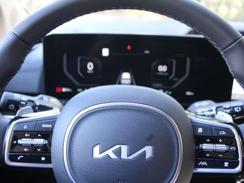 New 2026 Kia Carnival SX image 34