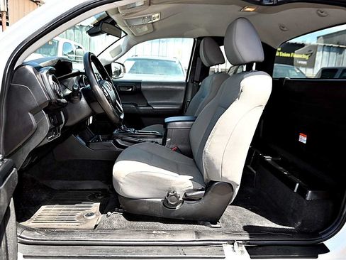 Used 2022 Toyota Tacoma SR RWD image 8