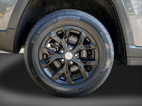 Used 2023 Jeep Grand Cherokee Limited AWD/4WD image 37