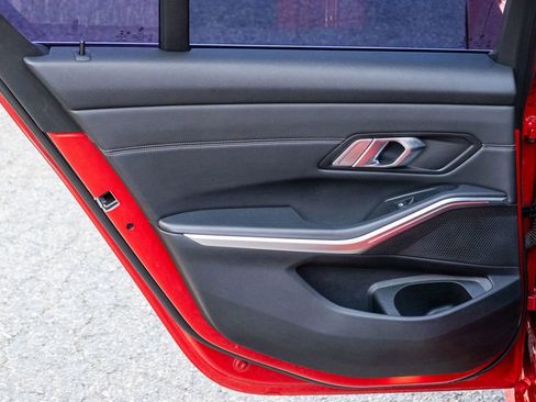 Used 2019 BMW 330i xDrive Sedan w/ Convenience Package image 27