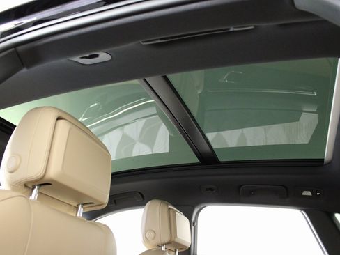 Used 2025 Porsche Macan image 19