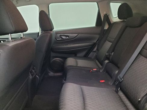 Used 2017 Nissan Rogue S FWD image 18