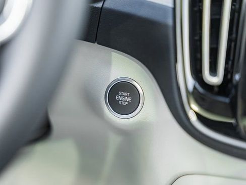 New 2026 Volvo XC40 B5 Ultra w/ Protection Package Premier image 24