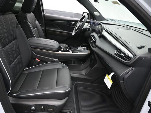 New 2026 Buick Enclave Avenir w/ Super Cruise Package image 7