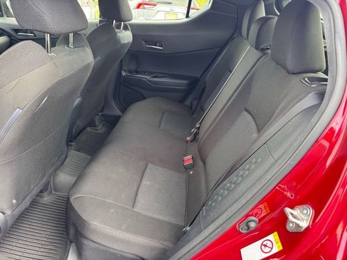 Used 2019 Toyota C-HR LE FWD image 10