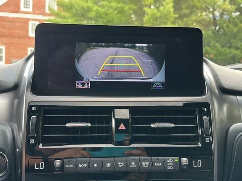 Used 2022 Lexus GX 460 image 20