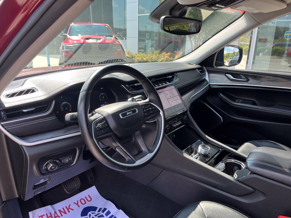 Used 2022 Jeep Grand Cherokee L Limited AWD/4WD image 6