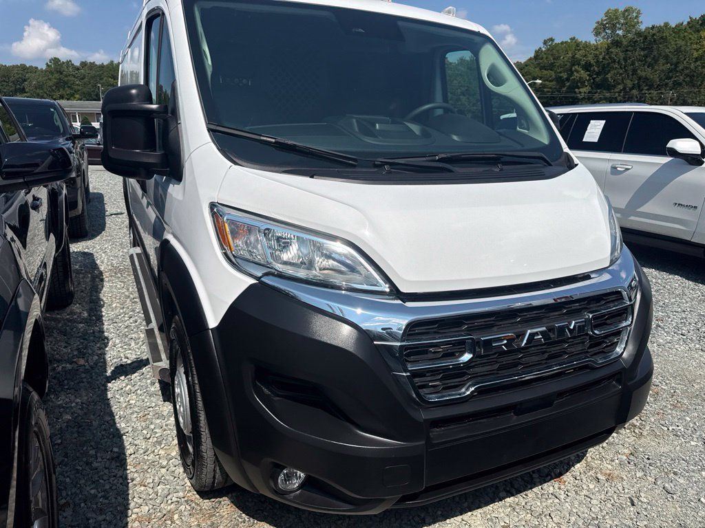 Used 2025 RAM ProMaster 2500 w/ U-Haul Equipment Group FWD image 2