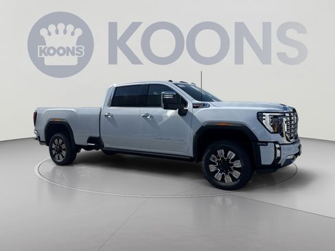 New 2026 GMC Sierra 3500 Denali w/ Denali Reserve Package AWD/4WD image 8