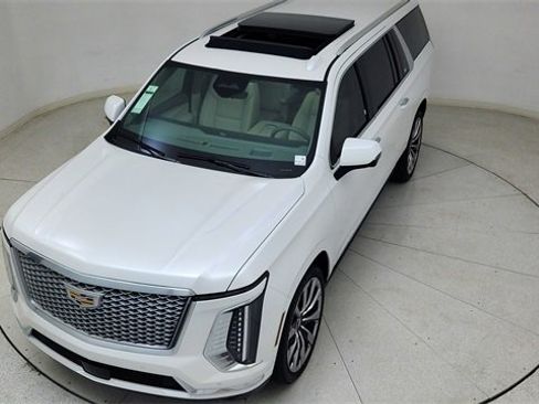 Used 2025 Cadillac Escalade ESV Premium Luxury Platinum image 82