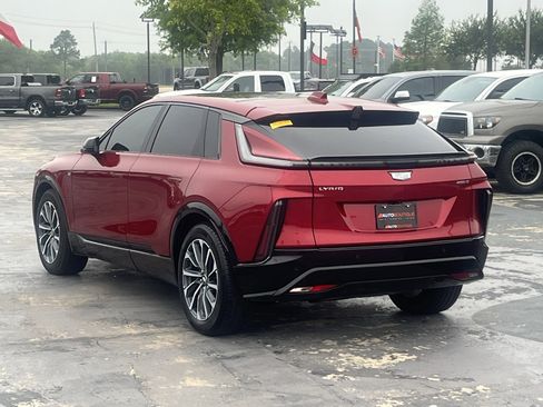 Used 2024 Cadillac Lyriq Sport RWD image 10