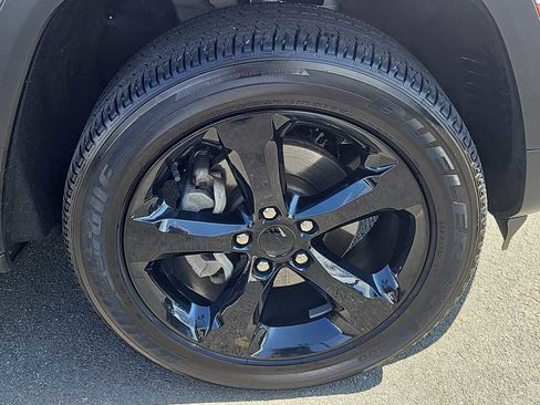 Used 2023 Jeep Grand Cherokee Altitude image 10