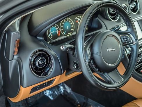 Used 2017 Jaguar XJ L Portfolio image 28