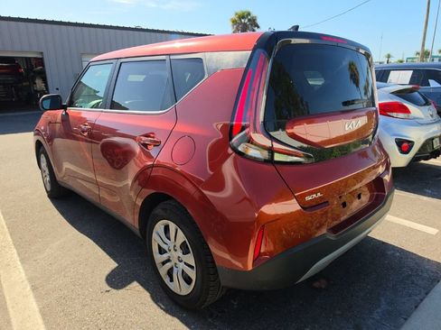 Certified 2023 Kia Soul LX FWD image 13
