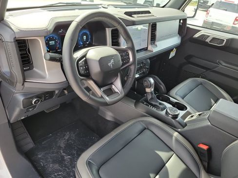 New 2026 Ford Bronco Outer Banks w/ Sasquatch Package AWD/4WD image 18