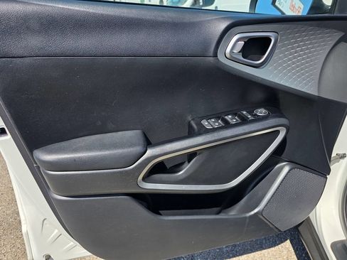 Used 2024 Kia Soul LX w/ Option Group 015 FWD image 10