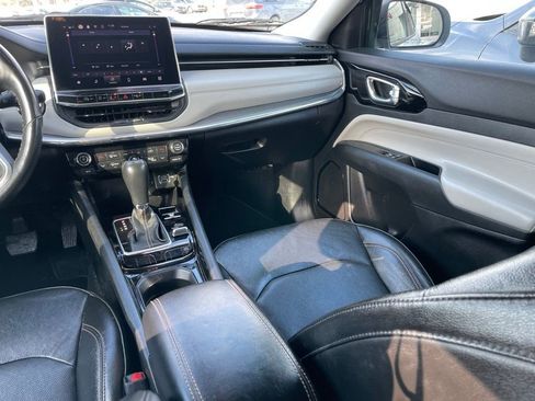 Used 2022 Jeep Compass Limited image 9