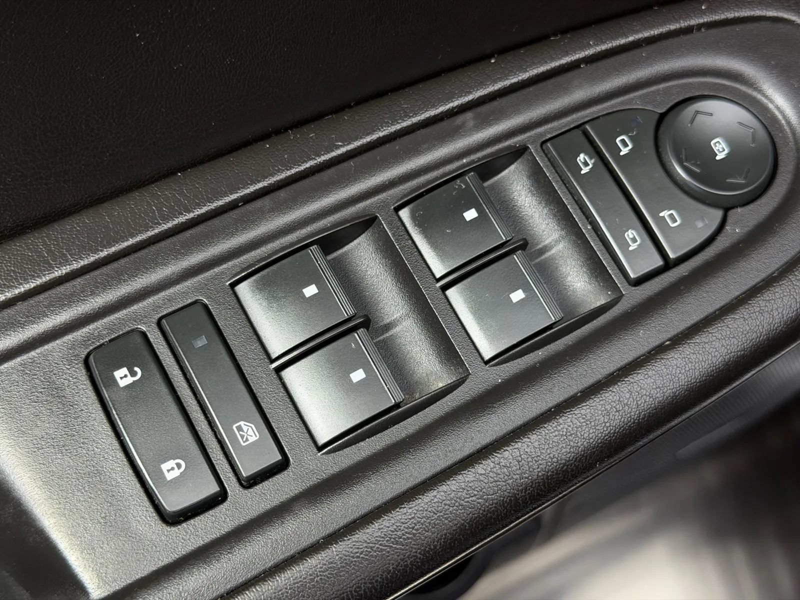 Used 2017 Chevrolet Traverse Premier FWD image 28