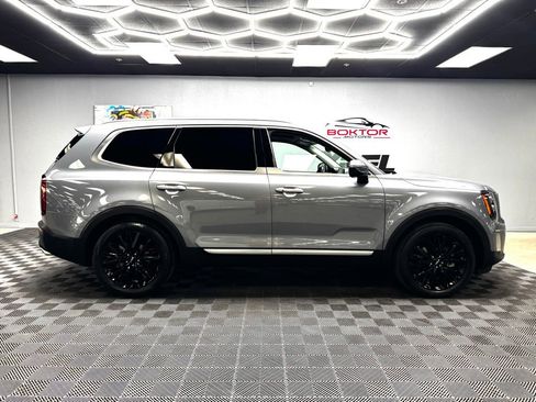 Used 2022 Kia Telluride SX w/ Towing Package FWD image 15