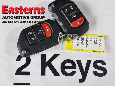 Used 2025 Jeep Wrangler Unlimited Sahara image 24