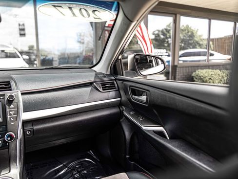 Used 2017 Toyota Camry SE FWD image 36