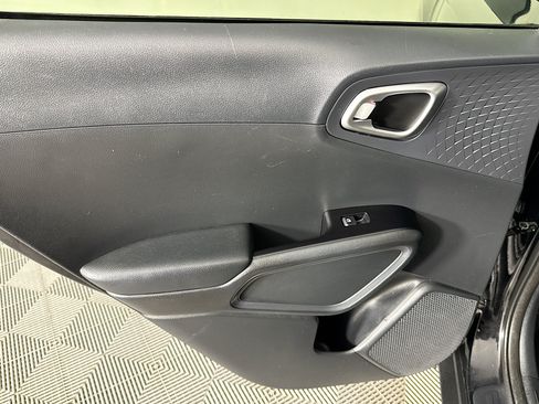 Used 2022 Kia Soul S FWD image 24
