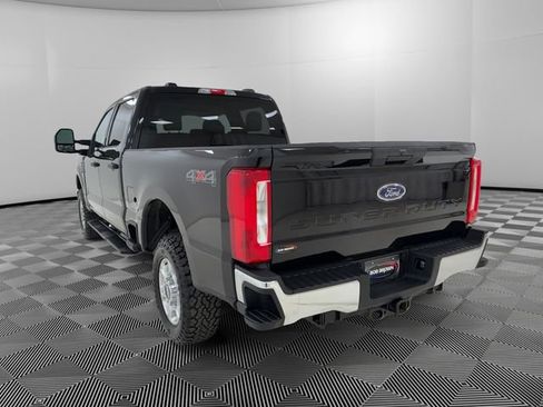 Used 2025 Ford F250 XLT AWD/4WD image 2