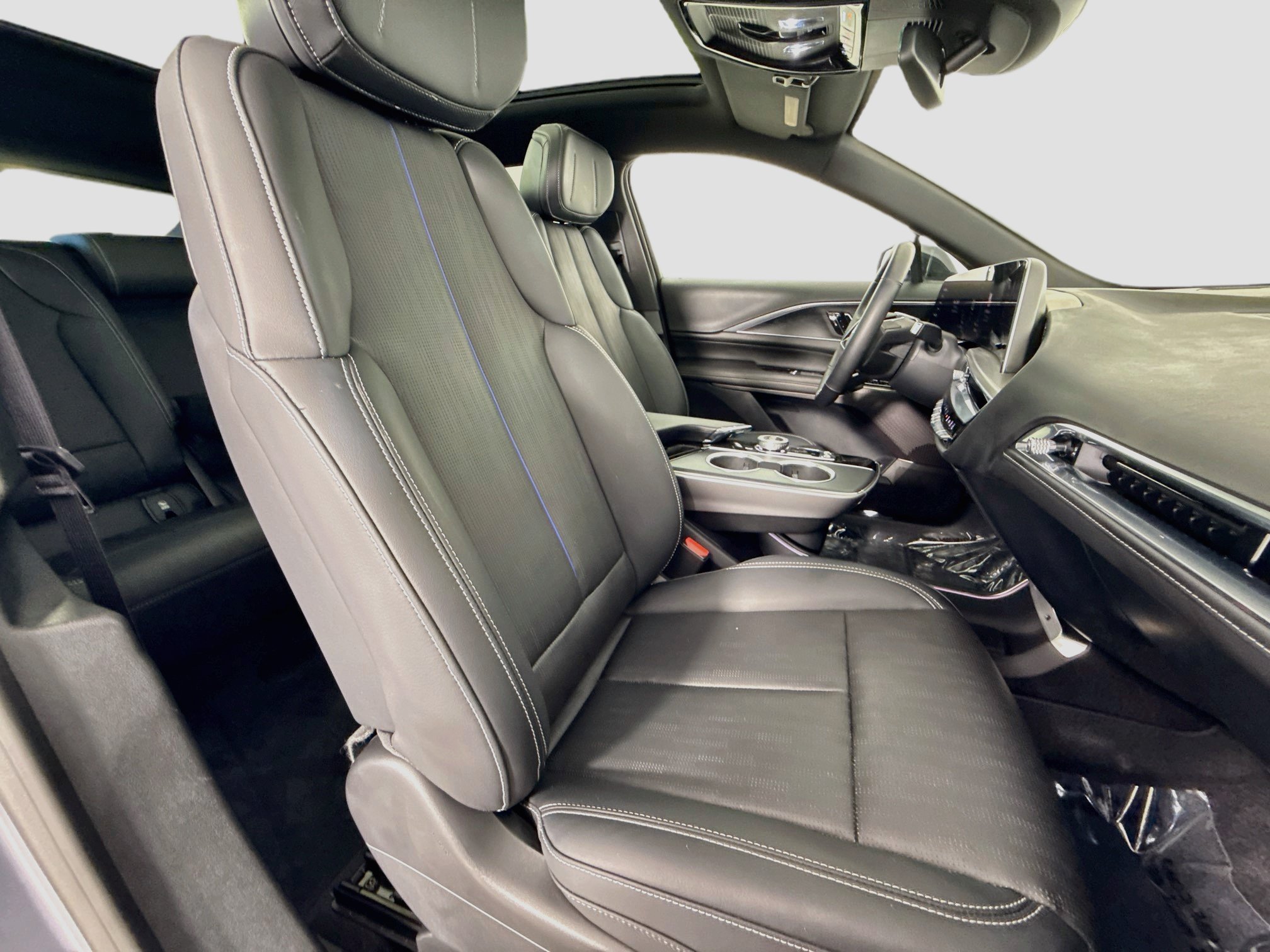 Used 2024 Cadillac Lyriq Sport w/ LPO, Floor Liner Package RWD image 31