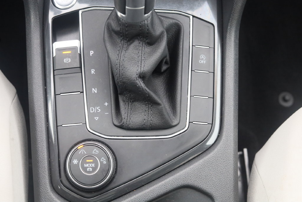 Used 2019 Volkswagen Tiguan SE w/ Panoramic Sunroof Package AWD/4WD image 26
