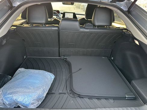 New 2025 Toyota Prius Plug-In Hybrid image 28