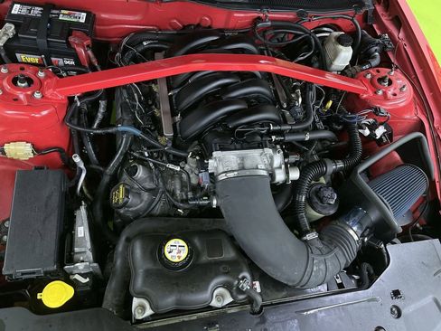 Used 2010 Ford Mustang GT Premium image 27