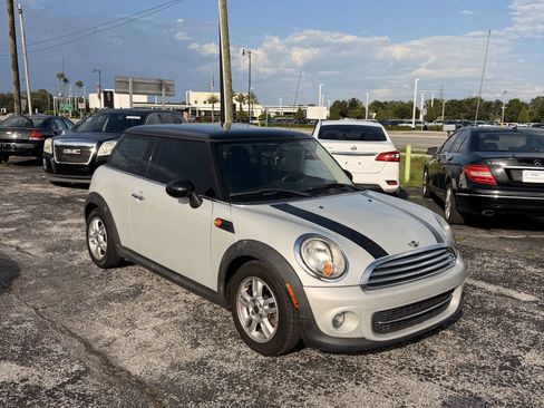 Used 2013 MINI Cooper Hardtop FWD image 2