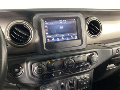 Used 2020 Jeep Wrangler Sport AWD/4WD image 26