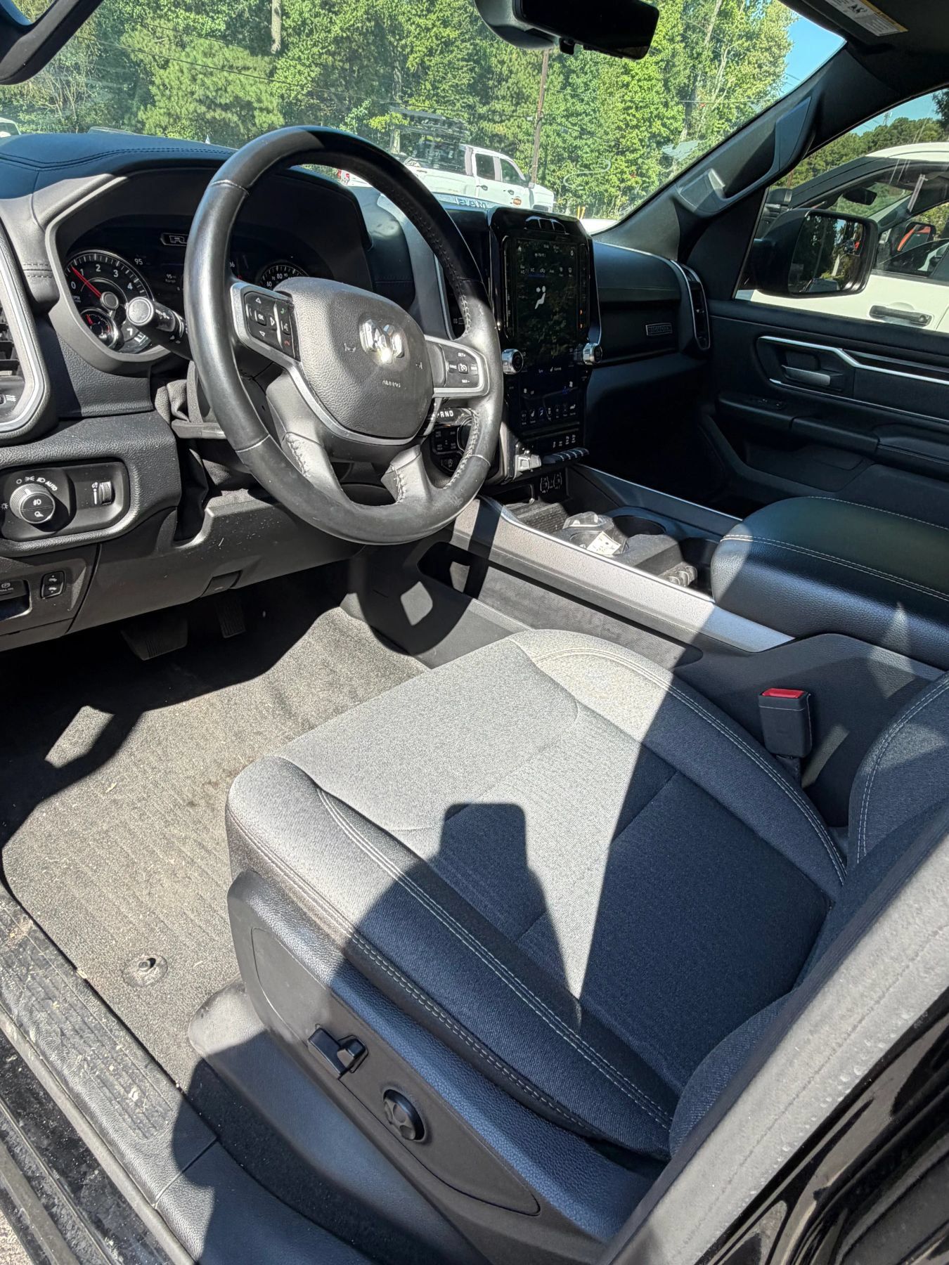 Used 2021 RAM 1500 Big Horn AWD/4WD image 3