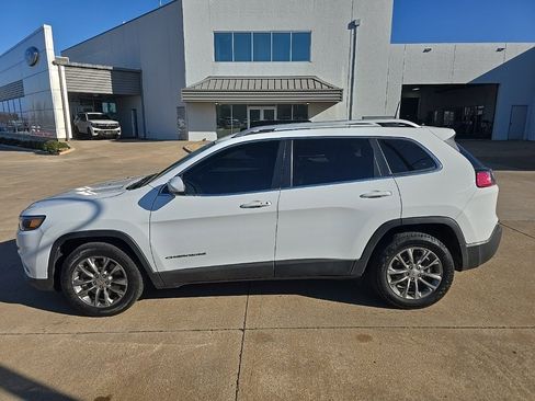 Used 2021 Jeep Cherokee Latitude Plus image 4