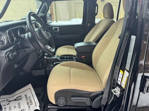 Used 2018 Jeep Wrangler Unlimited Sahara image 21