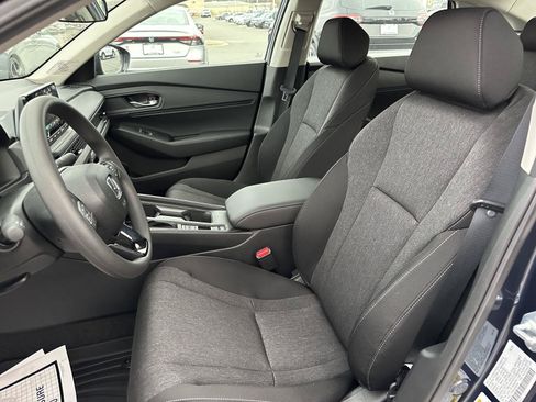 Used 2025 Honda Accord SE image 10